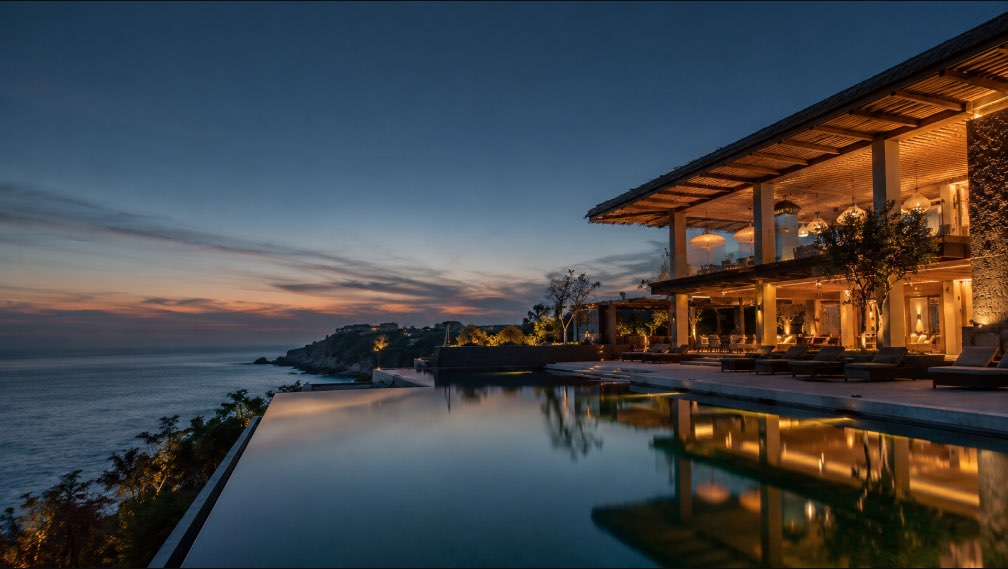 Hotel de lujo en México al atardecer